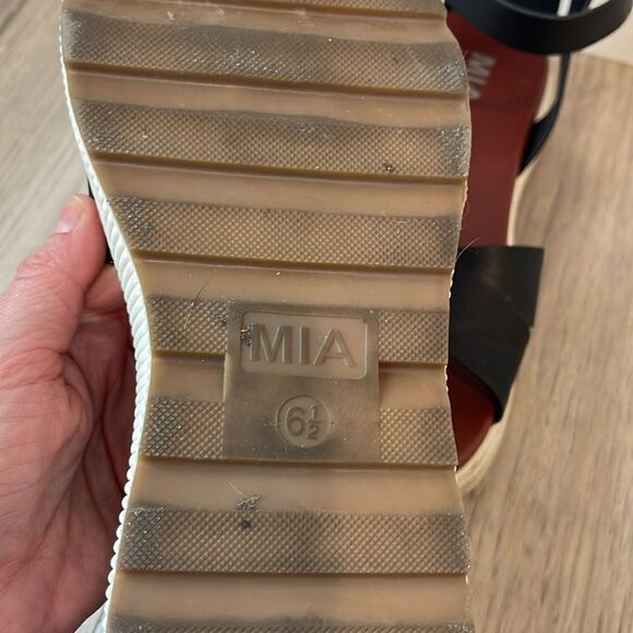 MIA Lunna Open Toe Flatform Platform Sandals - Picture 6 of 7